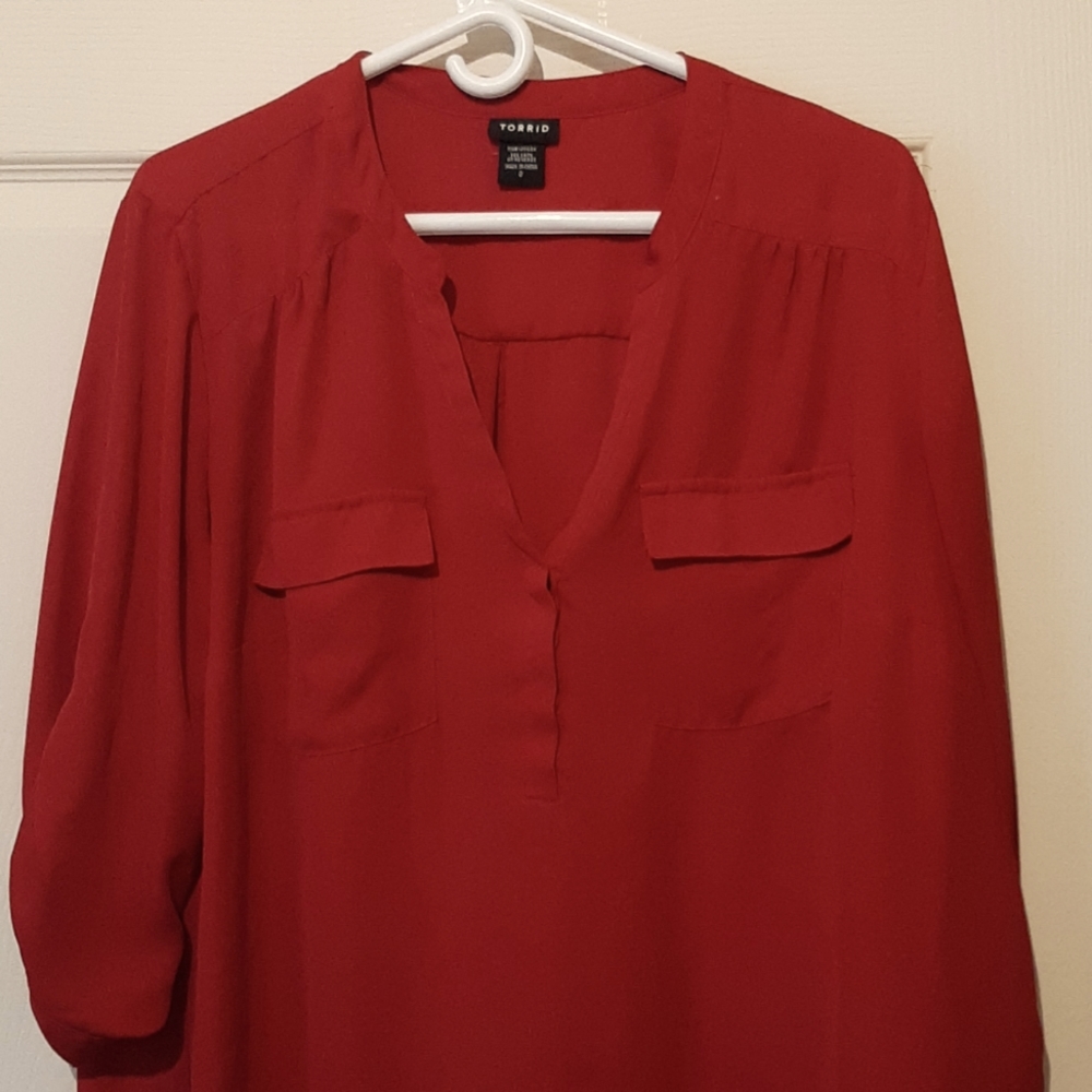 Lot of 2 torrid Harper blouses sz 2 in red hues